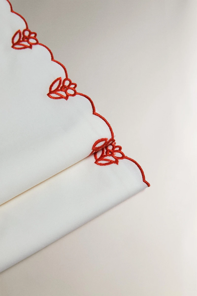 KIDS EMBROIDERED FLORAL FLAT SHEET