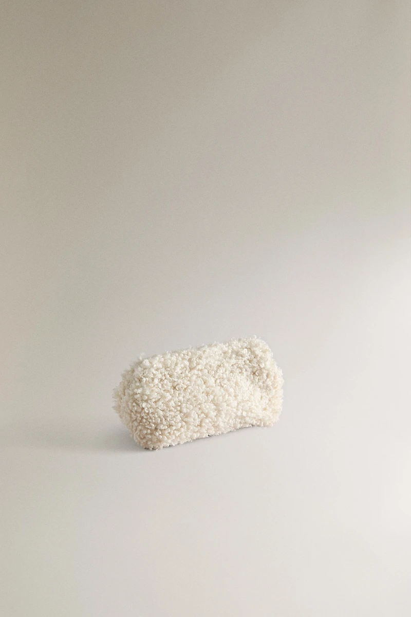FAUX FUR MAKEUP BAG