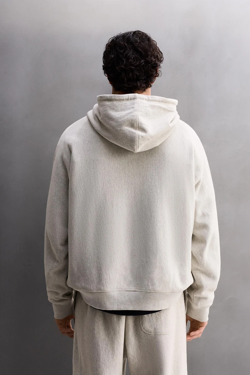 RELAXED FIT HOODIE SWEATSHIRT