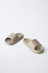 CLAQUETTES DE BAIN