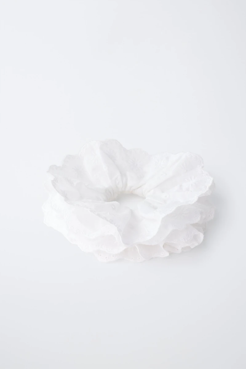 EMBROIDERED SCRUNCHIE