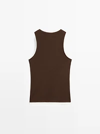 Sleeveless T-shirt with double trim