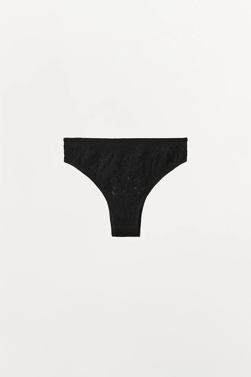 SEAMLESS LACE PANTIES
