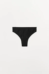 SEAMLESS LACE PANTIES
