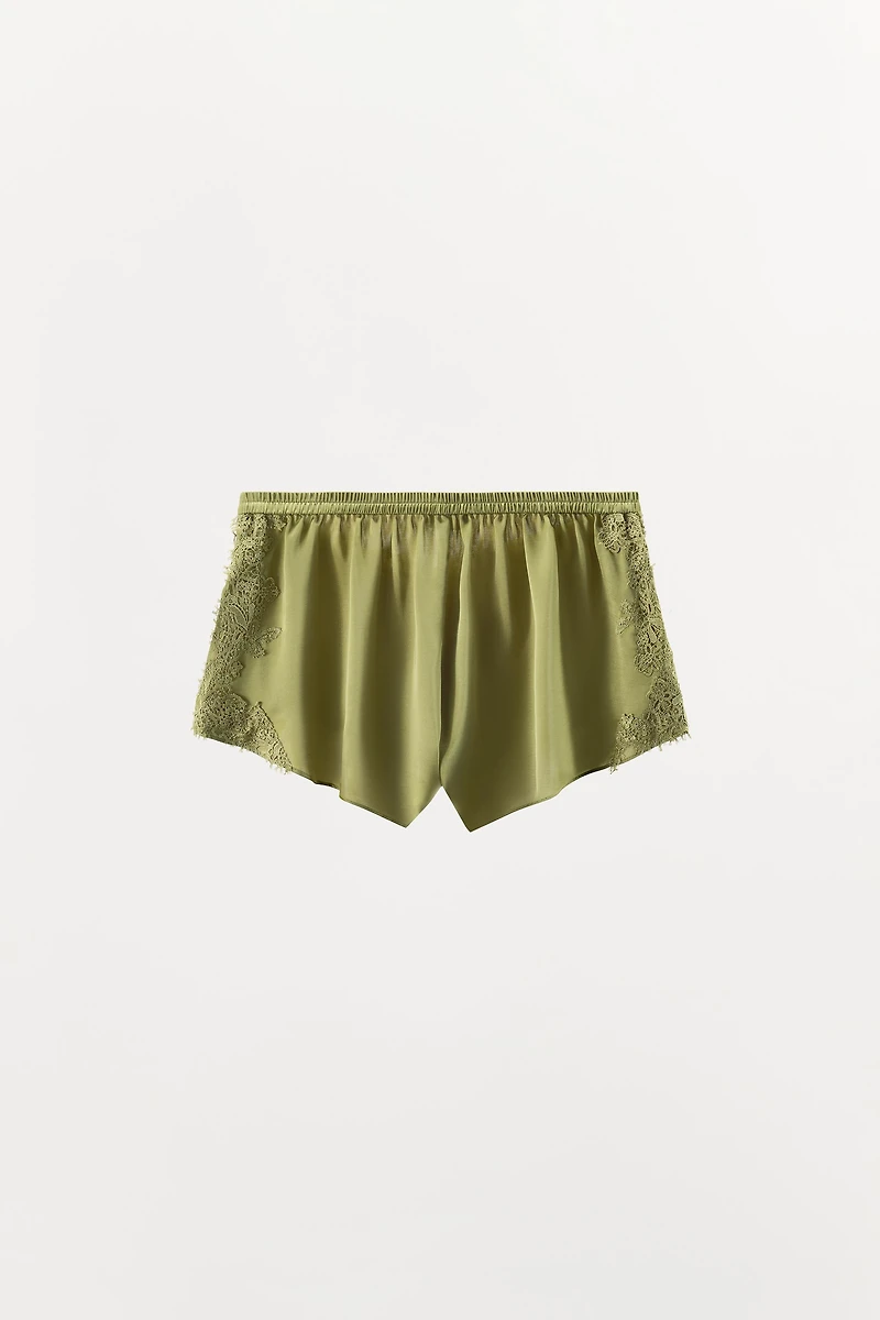 SHORT EN SATIN ET DENTELLE