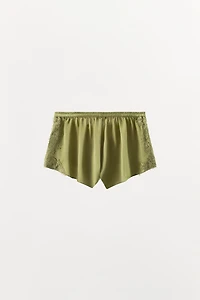 SHORT EN SATIN ET DENTELLE