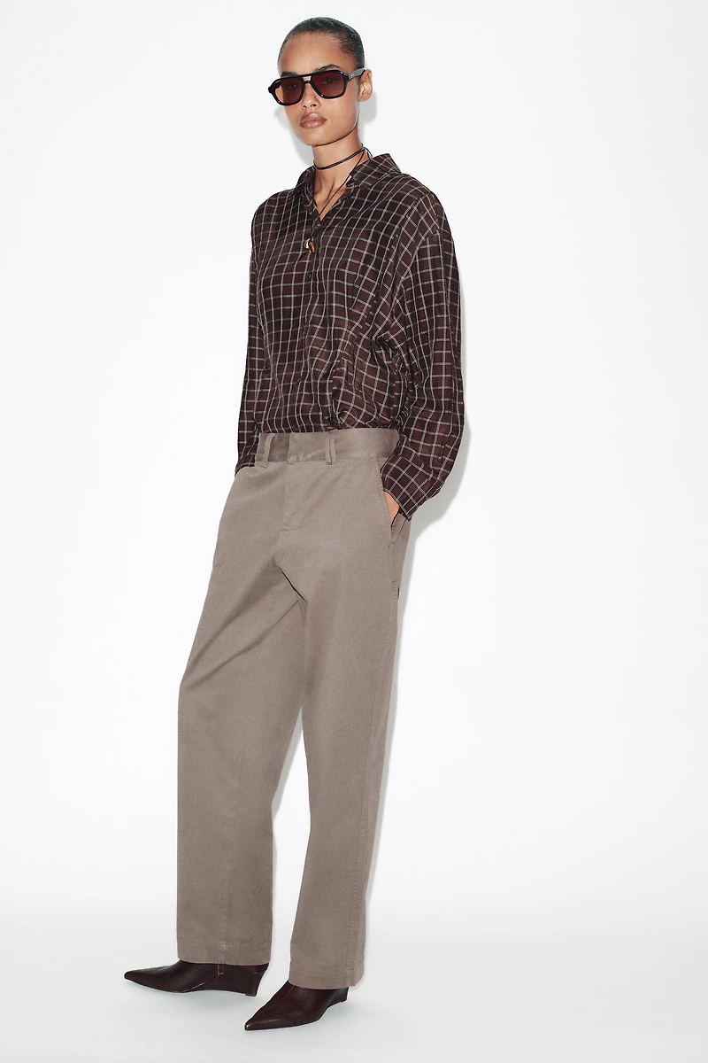 MID-RISE STRAIGHT LEG PANTS