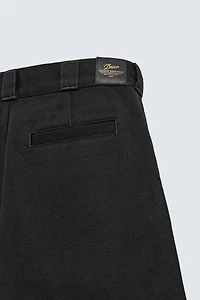RELAXED FIT PLEATED SHORTS