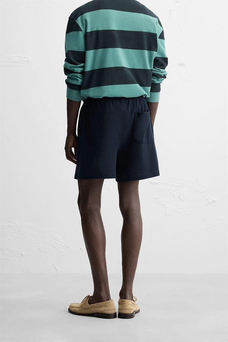 TEXTURED RELAXED FIT SHORTS