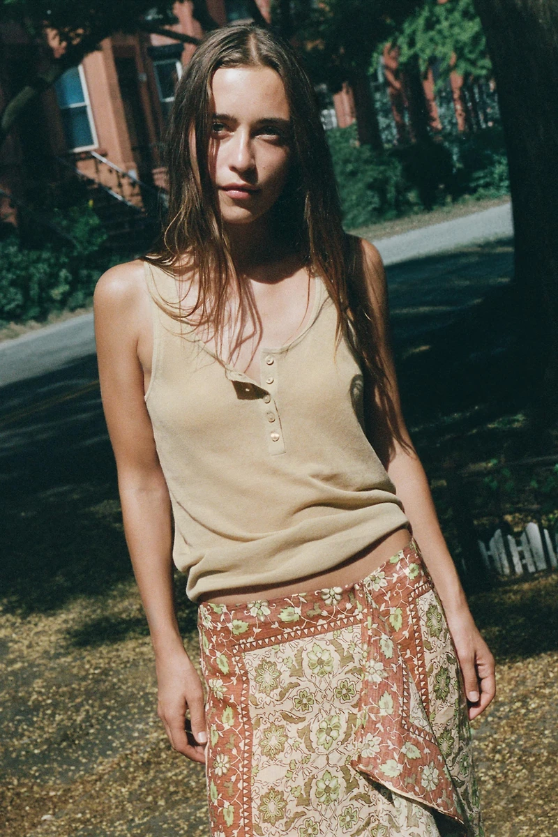 KNIT HENLEY TOP