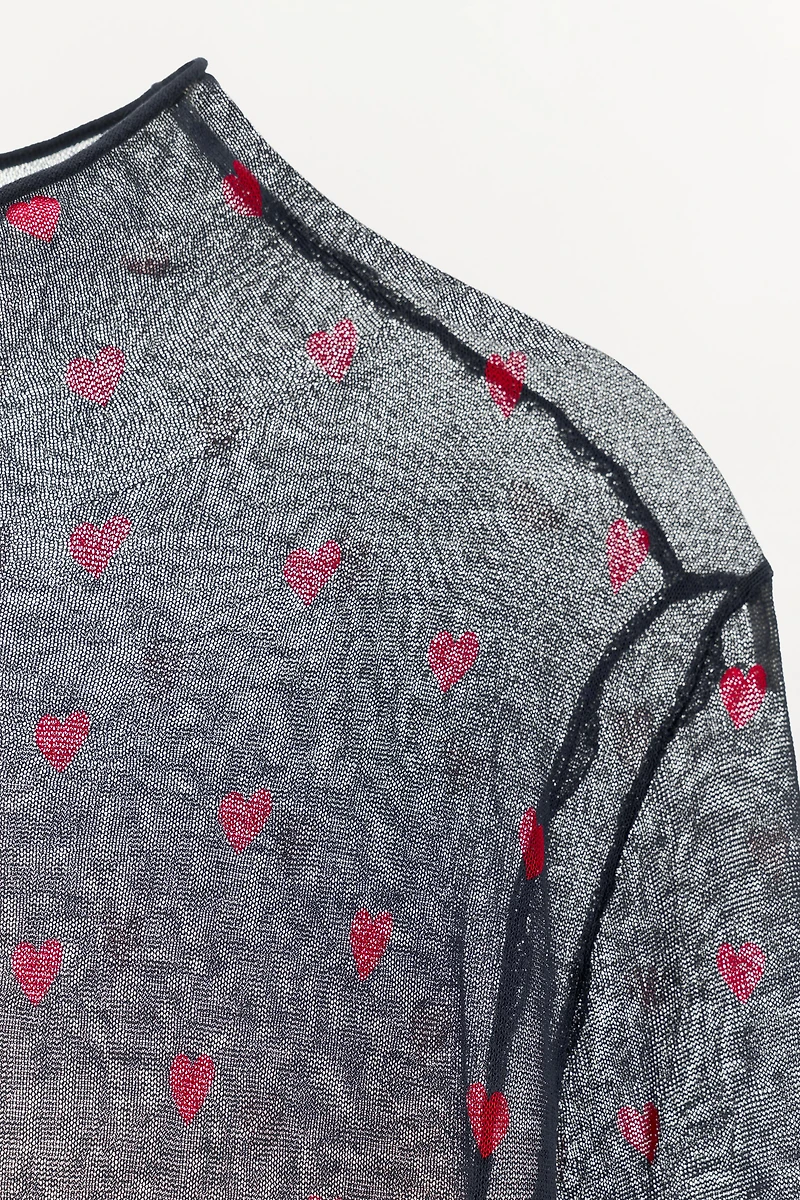 FINE KNIT HEART TOP