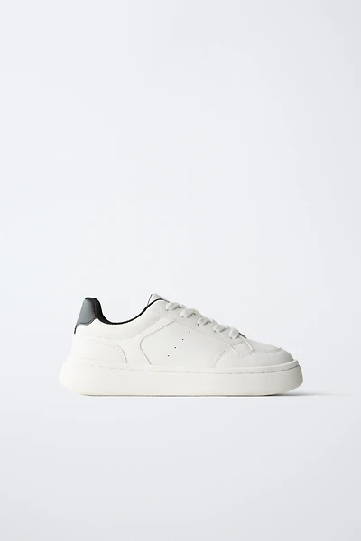 TENNIS À SEMELLES ÉPAISSES