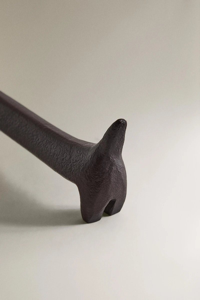 PETIT CHIEN DÉCORATIF TECKEL