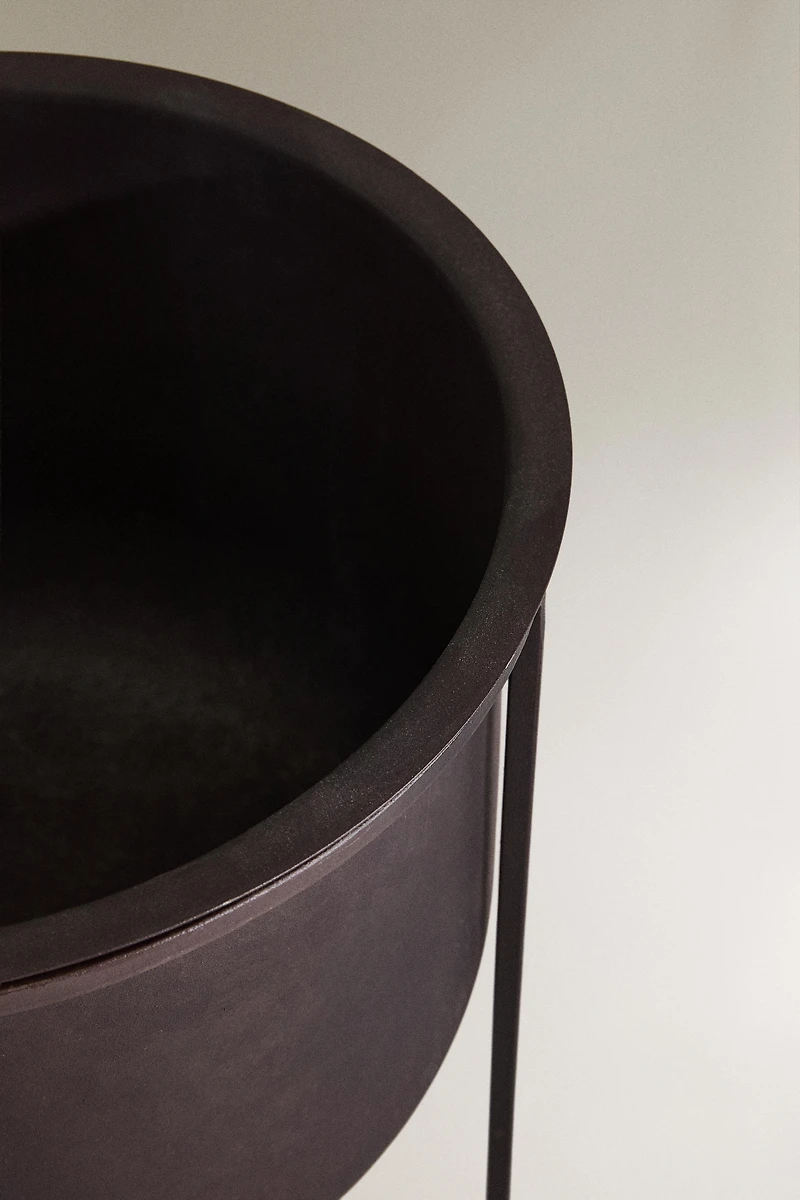METAL PLANTER