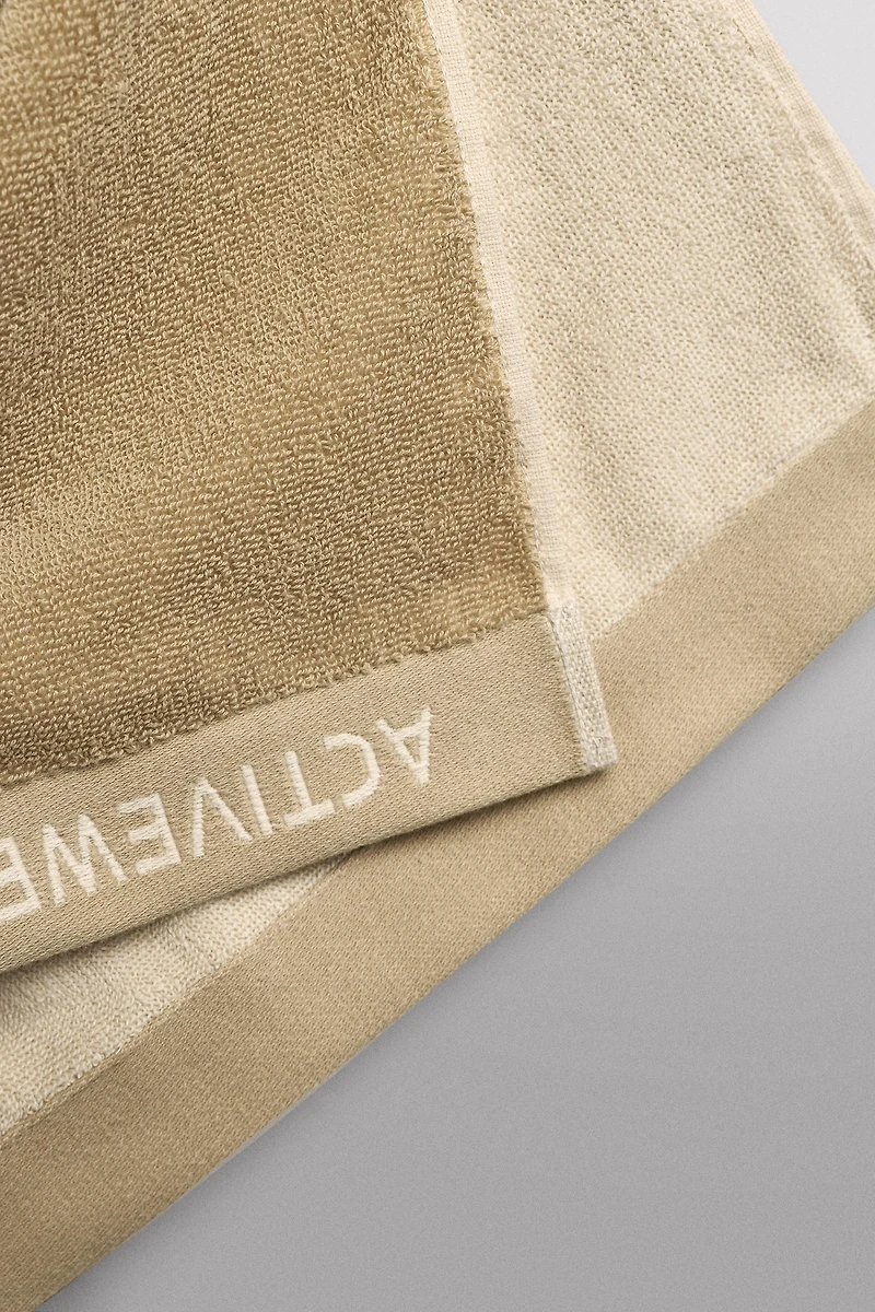 GRANDE SERVIETTE D'ENTRAÎNEMENT