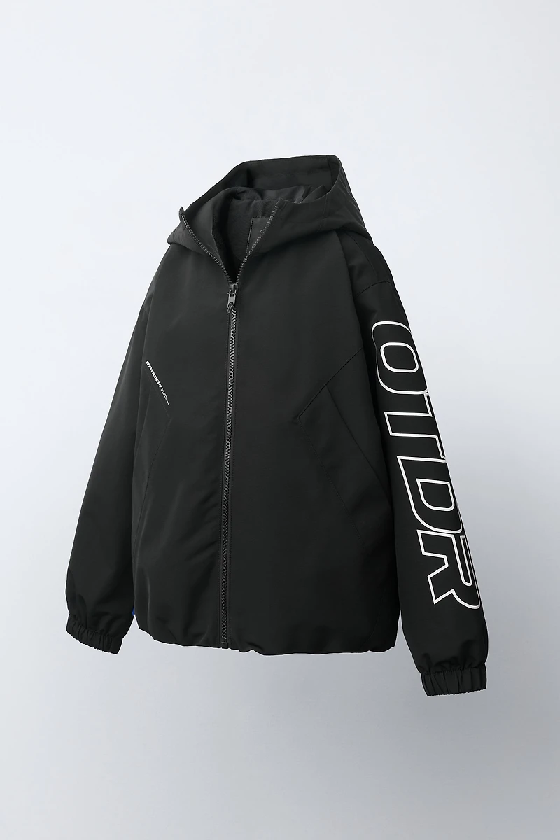 LIGHTWEIGHT WATER-REPELLENT JACKET