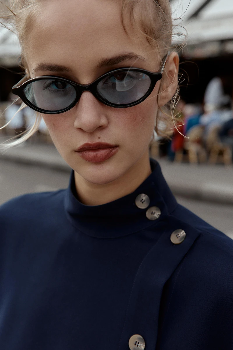 CONTRAST BUTTON SHIRT