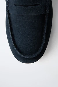 MOCASSINS EN CROÛTE DE CUIR