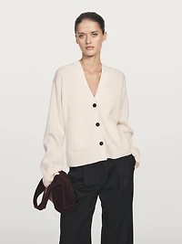 100% wool knit cardigan with pockets