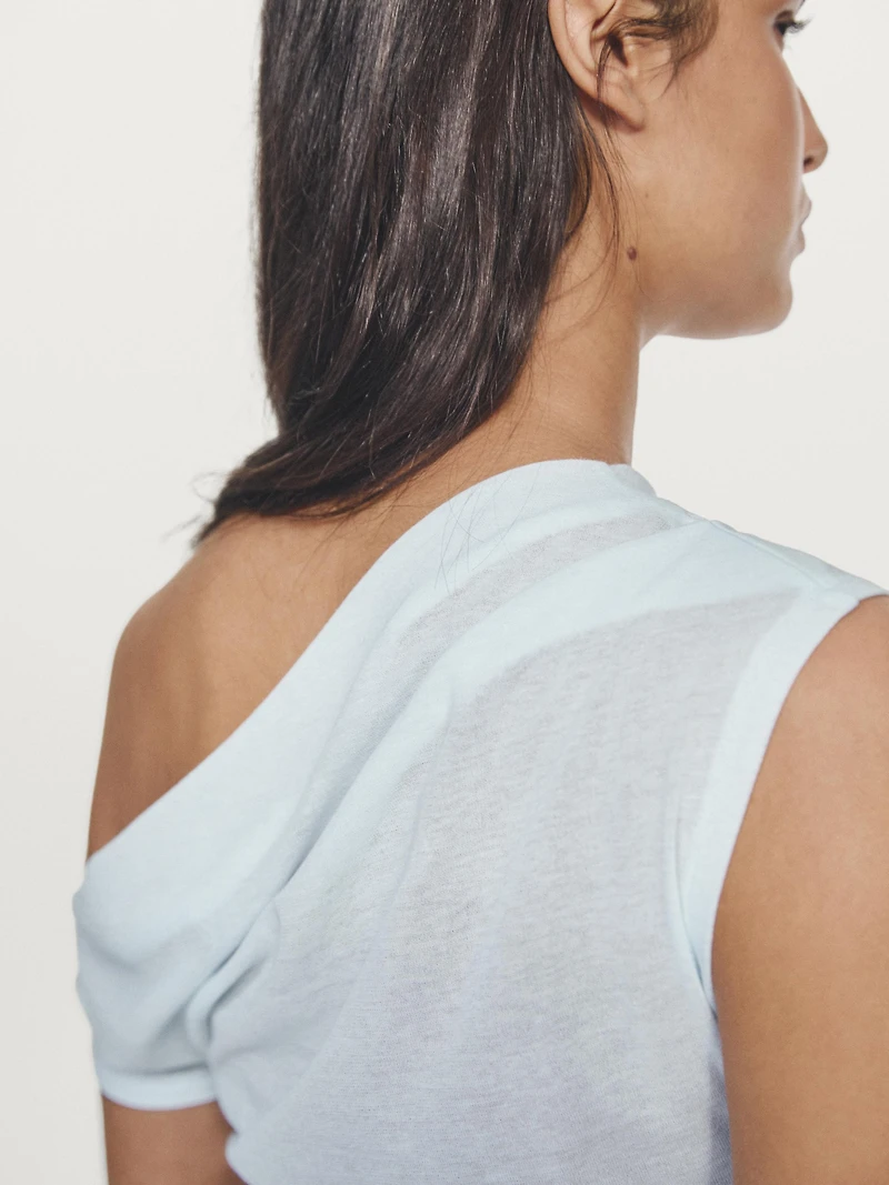 Top asymétrique sans manches