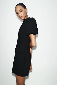 ROBE COURTE À MANCHES BOUFFANTES