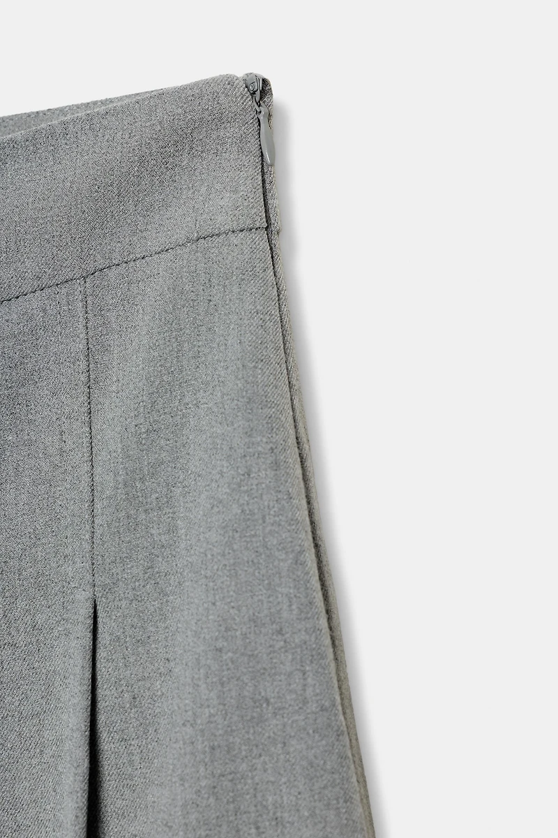 LONG BERMUDA SHORTS WITH PLEATS