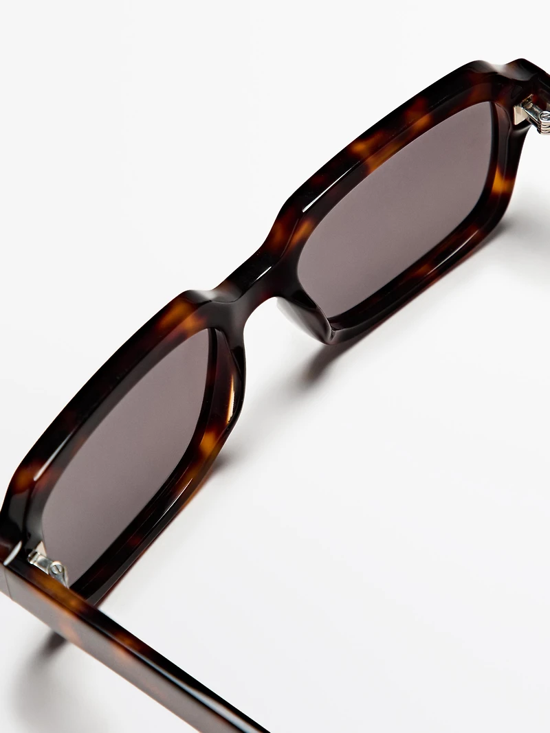 Rectangular sunglasses
