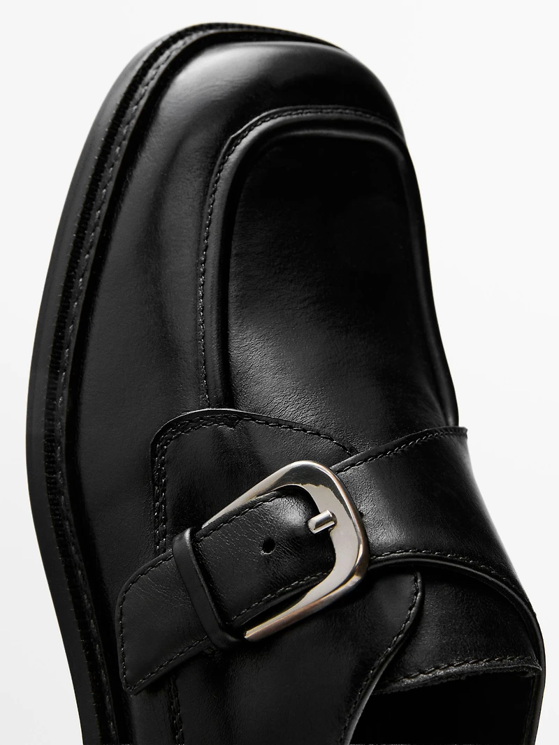 Leather derby shoes with buckle