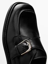 Leather derby shoes with buckle