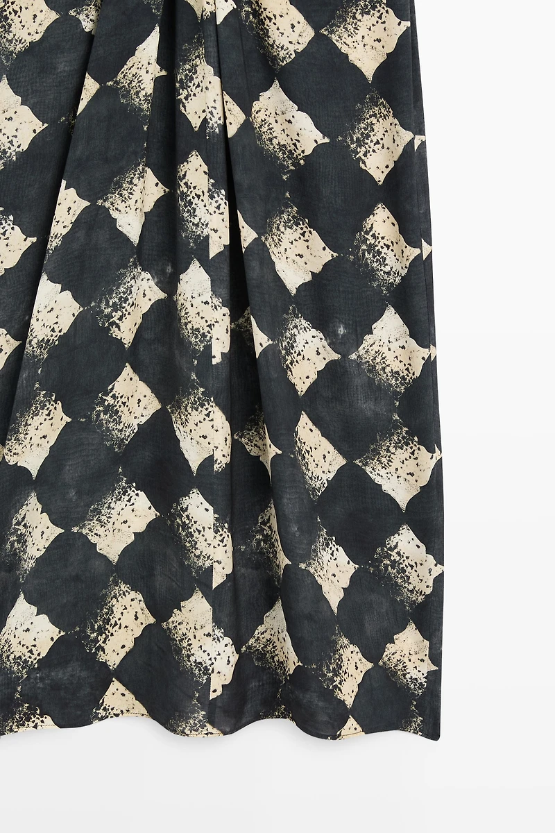 Robe fluide avec ceinture