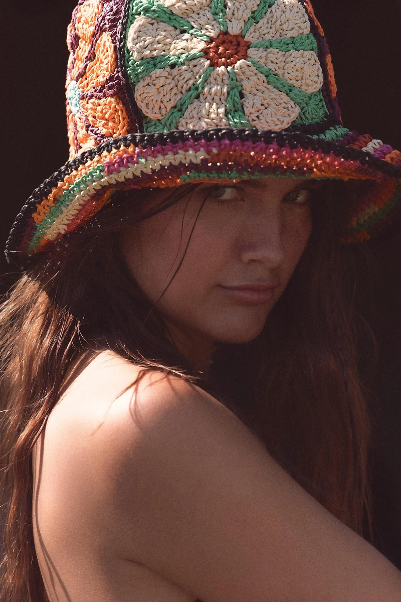 FLORAL PRINT BUCKET HAT