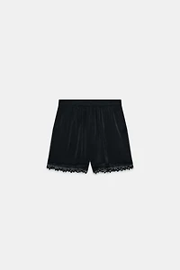 SHORT SATINÉ DENTELLE