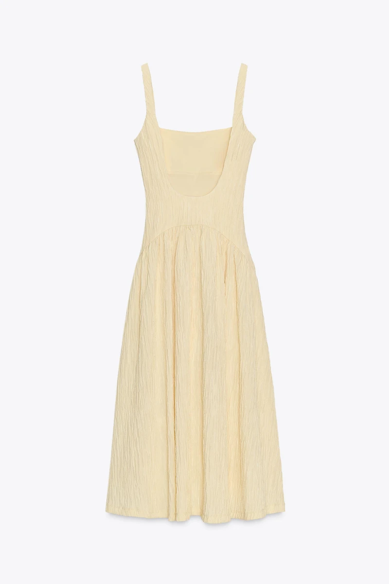 ROBE À BRETELLES TEXTURÉE