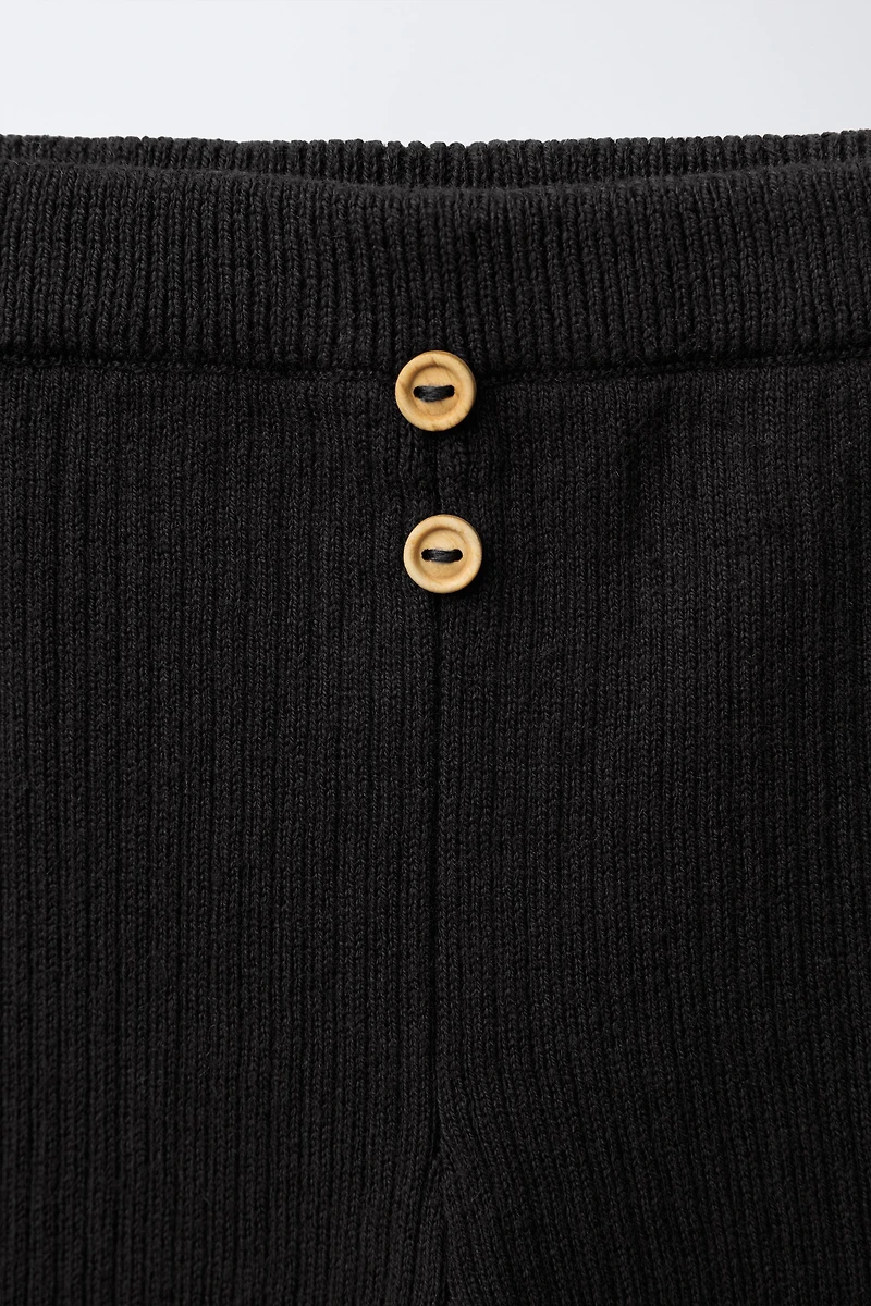 RIBBED LEGGINGS WITH BUTTONS