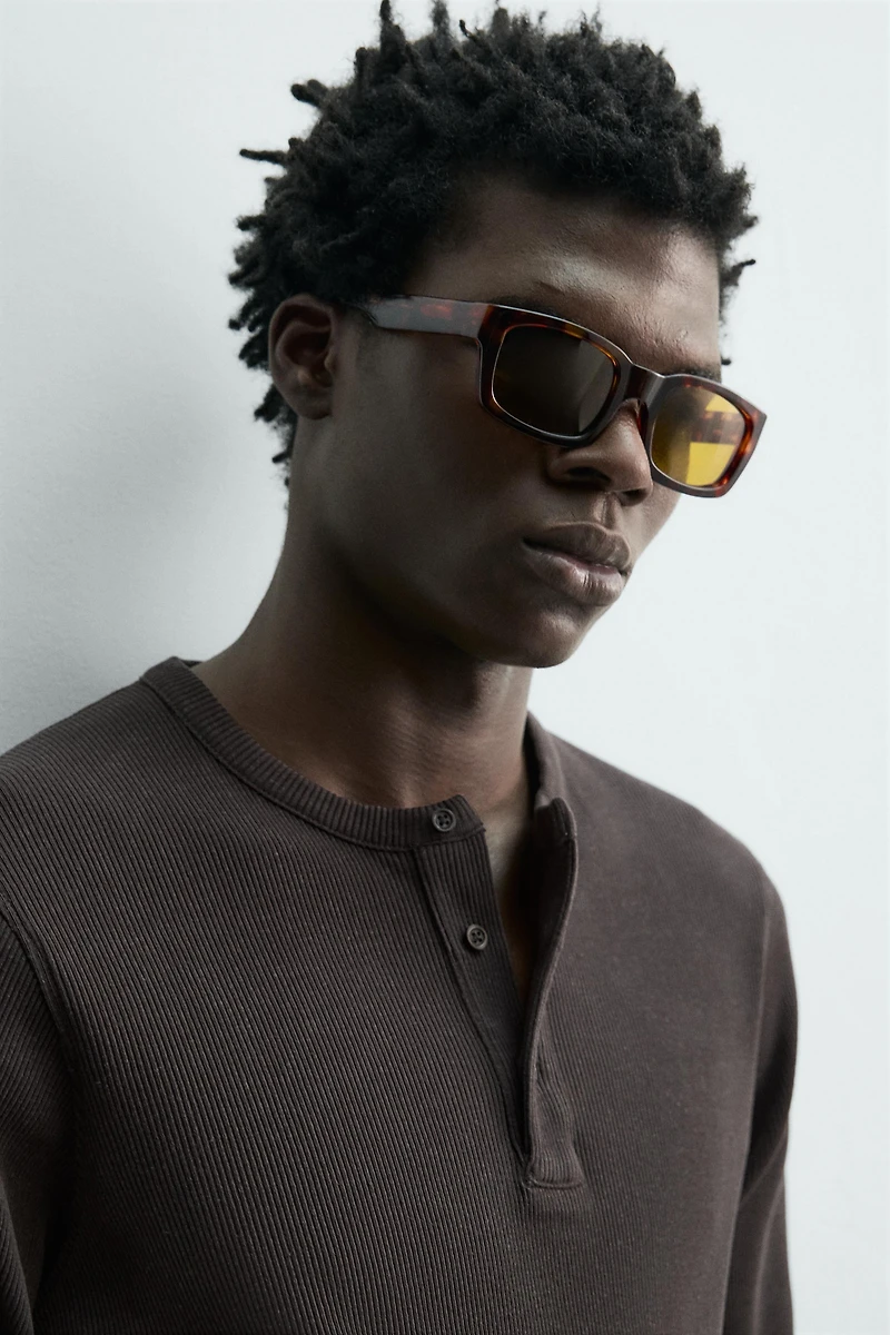 RIBBED HENLEY COLLAR T-SHIRT