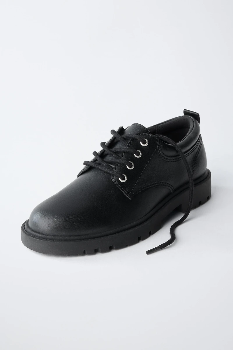DERBYS À LACETS