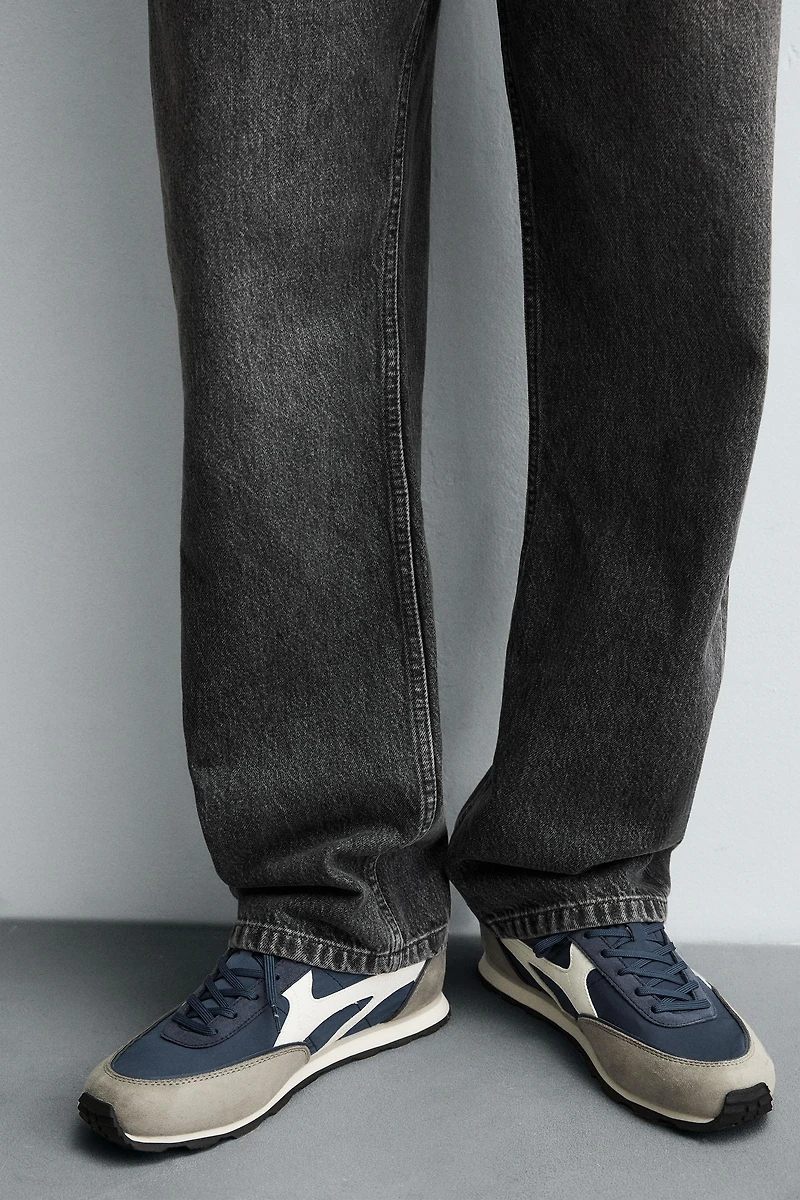 RETRO STYLE SNEAKERS