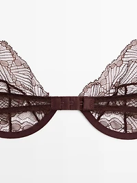 Scalloped lace bra with underwire
