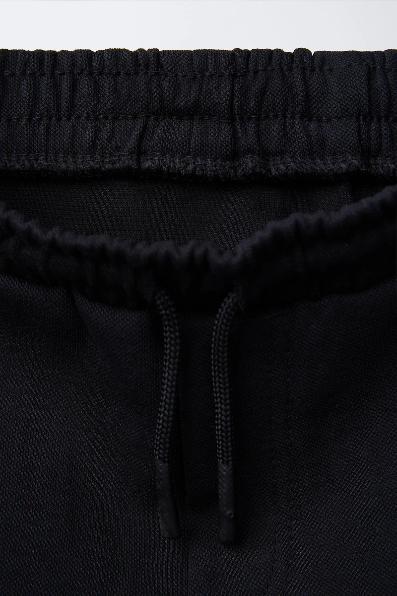 COMFORT STRAIGHT PLUSH SHORTS