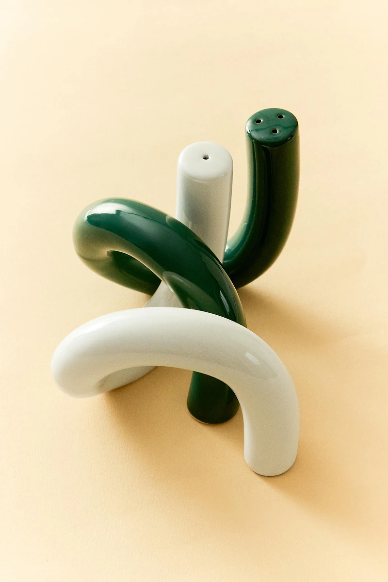 STONEWARE SALT AND PEPPER SHAKER SET FIGURES (SET OF 2) X COLLAGERIE