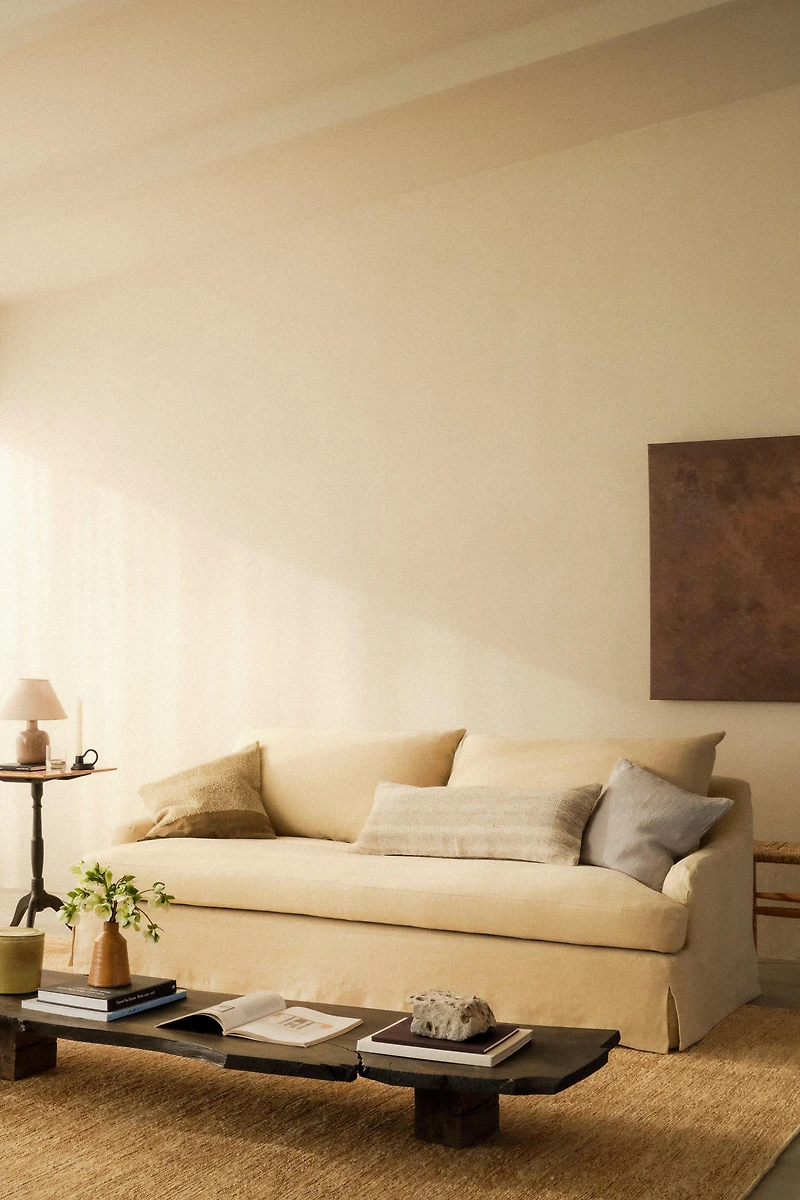 COUCH 01