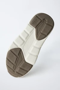 SNEAKERS WITH SOLE DETAIL