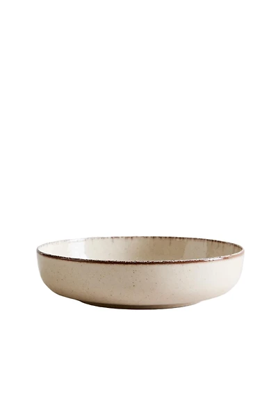 PORCELAIN SOUP PLATE WITH ANTIQUE FINISH RIM