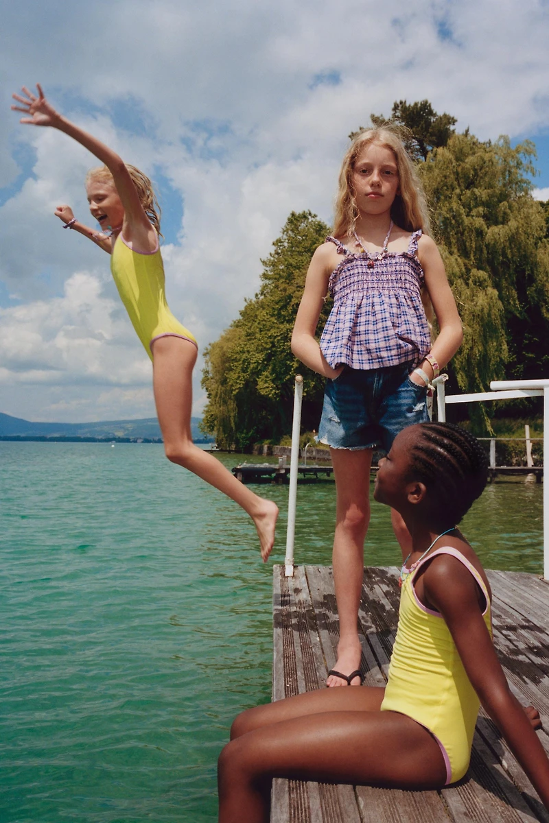 6-14 ANS/ MAILLOT DE BAIN DÉTAIL LISERÉS