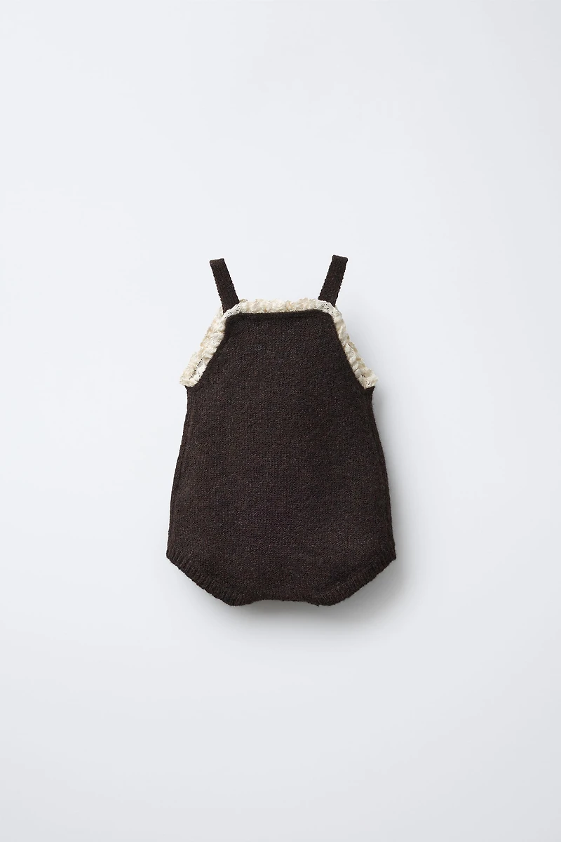 BODY EN MAILLE AVEC DENTELLE ET LAINE