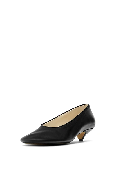 Soft heel shoe