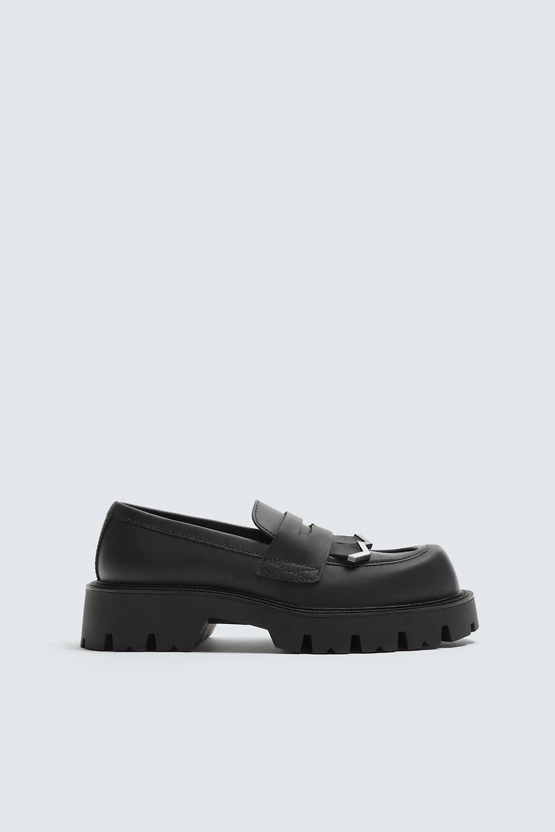 MOCASSIN À SEMELLE ÉPAISSE AVEC FRANGES