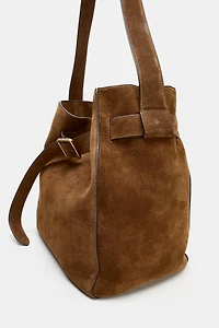 SAC SEAU EN CUIR DÉTAIL CEINTURE