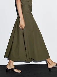 Robe longue à encolure américaine