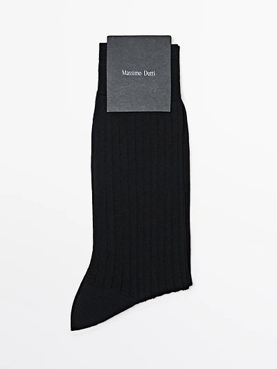 Ribbed smart socks